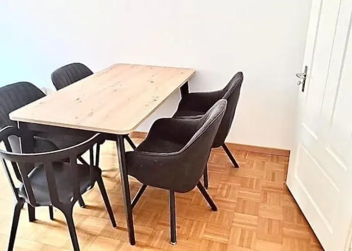 3 Center Flat, Hb Konrad * Zurych