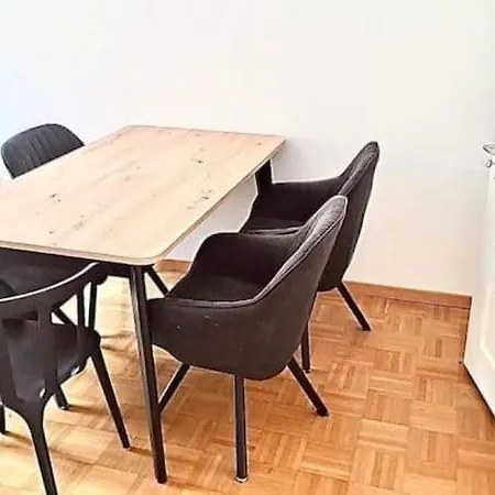 3 Center Flat, Hb Konrad * Zürich
