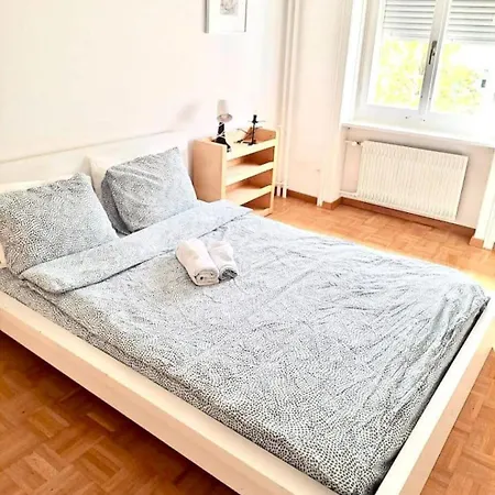 3 Center Flat, Hb Konrad Zürich